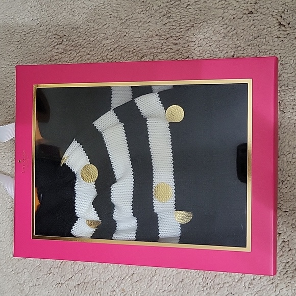 New in box Kate Spade Bow Hat and Mitten Set - Picture 3 of 4